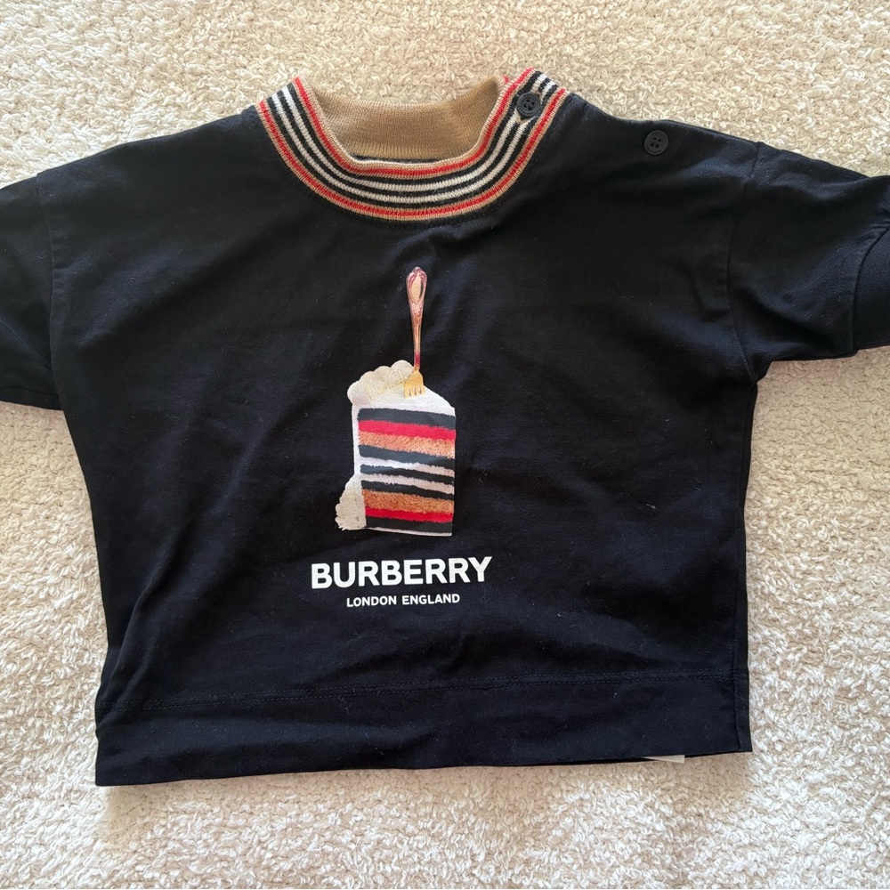 Burberry Kids Navy Tee with Cake Graphic 12m